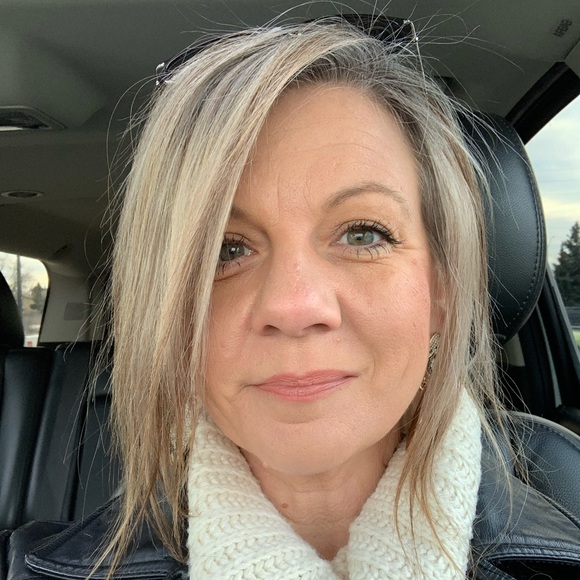 Meet your Posher, Kerri - Picture 1 of 1